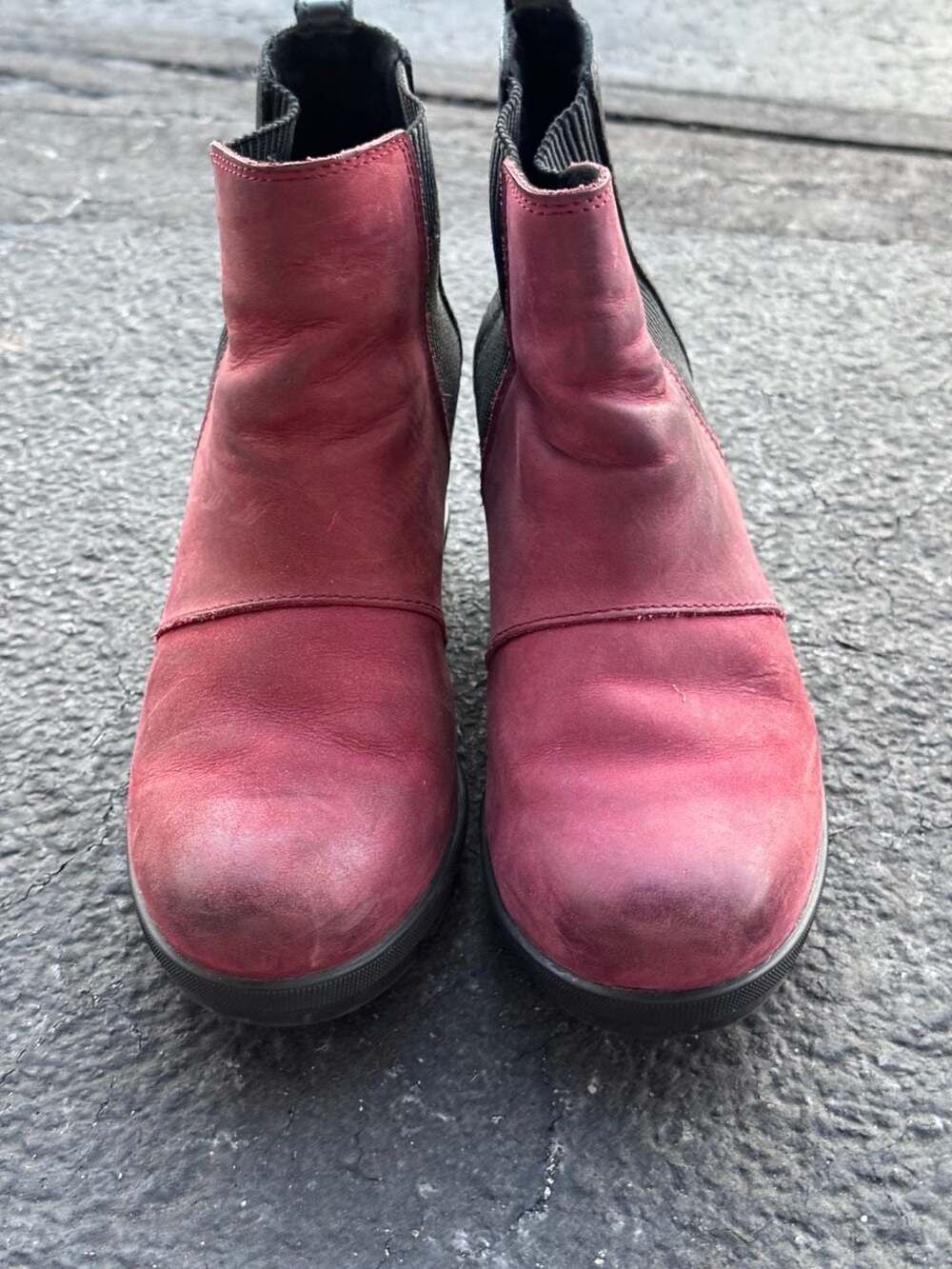 Sorel Joan of Arctic Wedge II Chelsea Boots Rich Wine Black Leather Size 8.5
